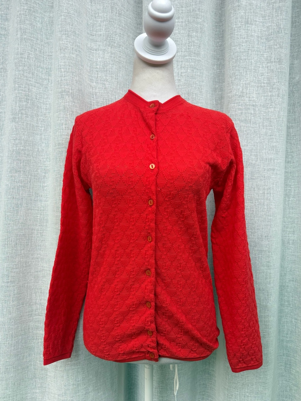 1960 acrylic Red floral knitted button down cardigan